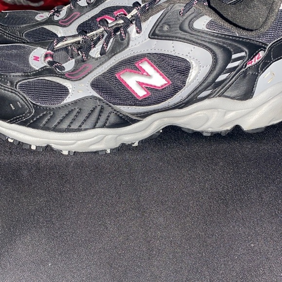 New Balance 472 WO Size  10 Black and Pink Sneakers. Good CLEAN CONDITION - Picture 11 of 11